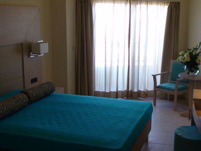 Aphrodite Beach Club Hotel Gouves Buitenkant foto